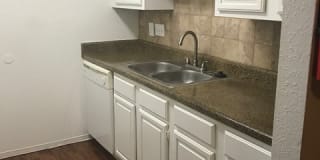 The Crest Apartments Gallery 6