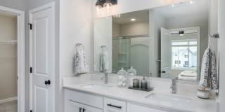 Acclaim of Woodbury Gallery 9