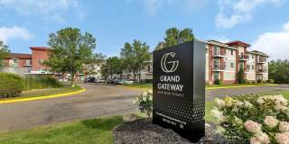 Grand Gateway Gallery 11
