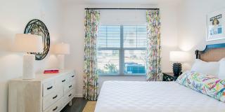 Exchange at Daphne Gallery 30