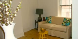 901 Clinton Street Gallery 3