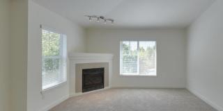 Sunfield Lakes Apartments Gallery 18