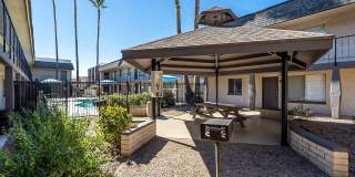 Water's Edge Apartments Gallery 9