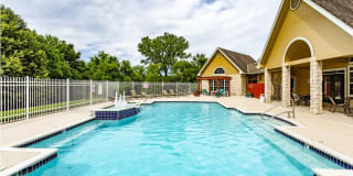 Pinnacle Woods Apartment Homes Gallery 15