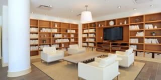 Mansion House Gallery 13