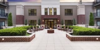 Cosmopolitan on the Canal Gallery 16