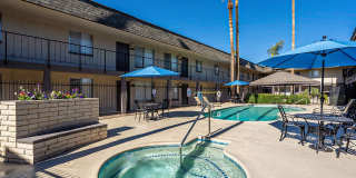 Water's Edge Apartments Gallery 10