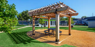 Evana Grove Gallery 6