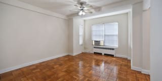 The Roberta Gallery 32