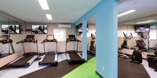 Luxe at Burbank Gallery 14