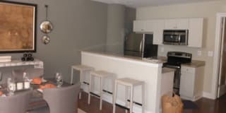 600 on Broad Gallery 5