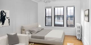 596 West Hawthorne Gallery 3