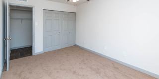 Glen Oaks Gallery 14