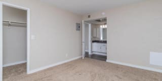 Mosaic at Western Apartments Homes Gallery 5