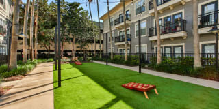 Metro Midtown Gallery 27