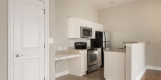 600 on Broad Gallery 15