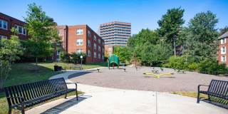 Colonial Village Apartments Gallery 31