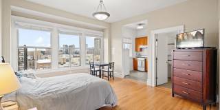 The Cornelia Suites Gallery 17