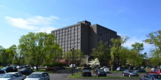 Colonial Point Apartments Gallery 12