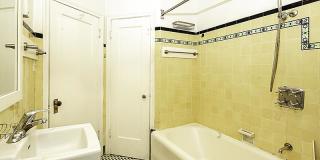 The Kensington Gallery 29