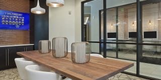 The Moderne Gallery 13