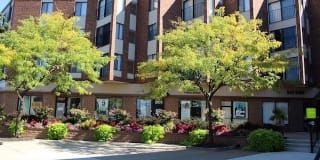 New Boston Square Gallery 31