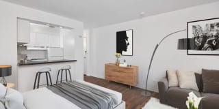 537 West Melrose Gallery 14