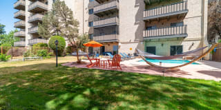 Uptown Square Apartments Gallery 17