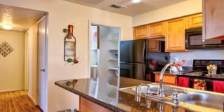 Oak Tree Park Apartments Gallery 10