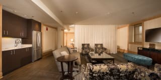 The Mount Royal Gallery 11