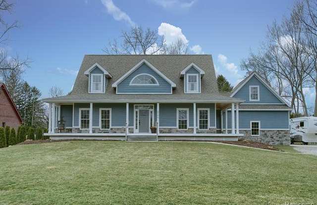 2796 NORTON LAWN - 2796 Norton Lawn Street, Rochester Hills, MI 48307
