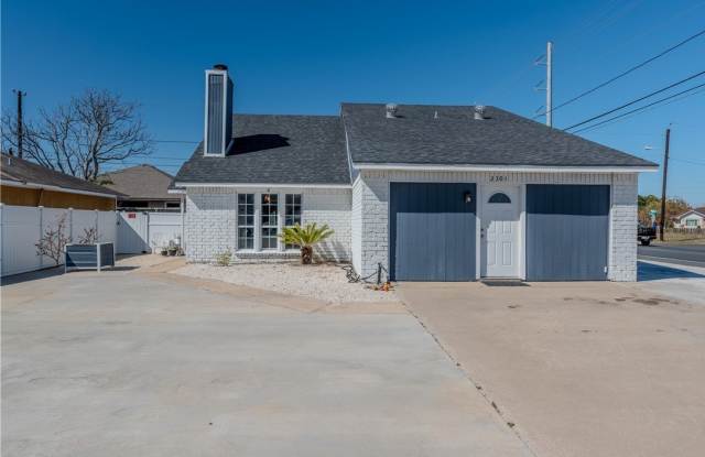 2301 Vialoux Drive photos photos