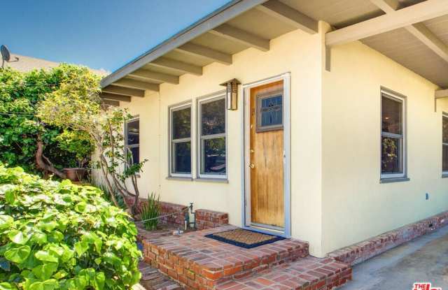 2454 7th St photos photos