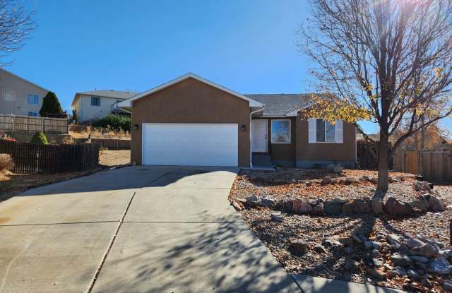MOVE IN SPECIAL, 1/2 OFF FIRST FULL MONTHS RENT. ALL PROSPECTIVE TENANTS MUST SUBMIT A $58 NON-REFUNDABLE APPLICATION FEE PER APPLICANT ONLINE AND BE PRE-QUALIFIED PRIOR TO ANY SHOWINGS - 2202 Cowhand Place, Pueblo, CO 81008
