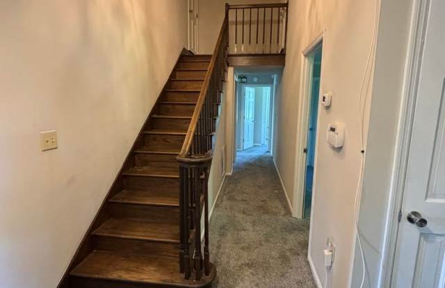 For Rent: Spacious 4-Bedroom Home at 985 Pineland Avenue, Hinesville, GA 31313 Gallery 3