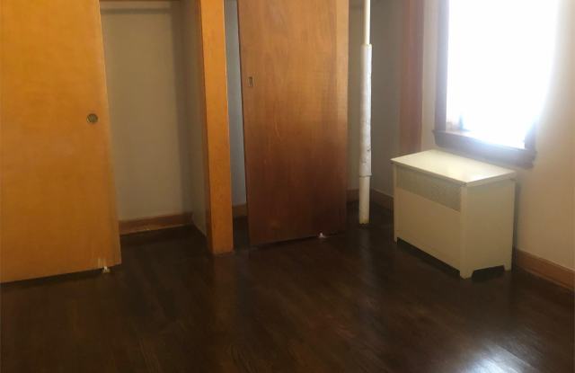 7841 South Hoyne Avenue - 2 Gallery 4