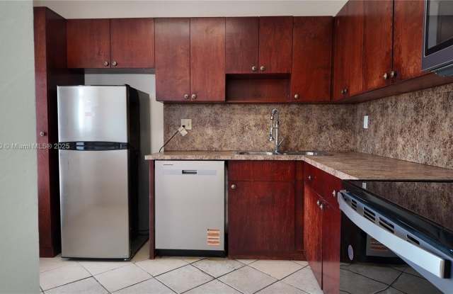 18900 NE 3rd Ct photos photos