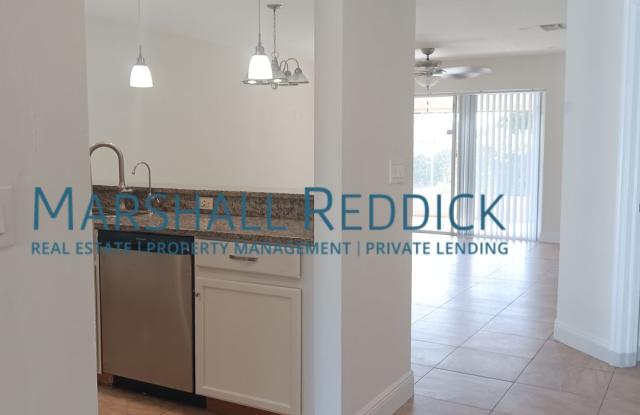 Beautiful 3 Bedroom, 2 Bath Home with 1 Car Garage Gallery 3