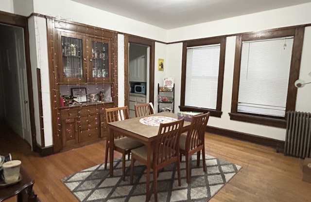 203/205 N. Pickney Street203-1 Gallery 2