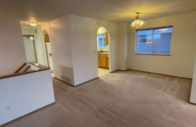 19569 Highland Ridge Drive Gallery 3