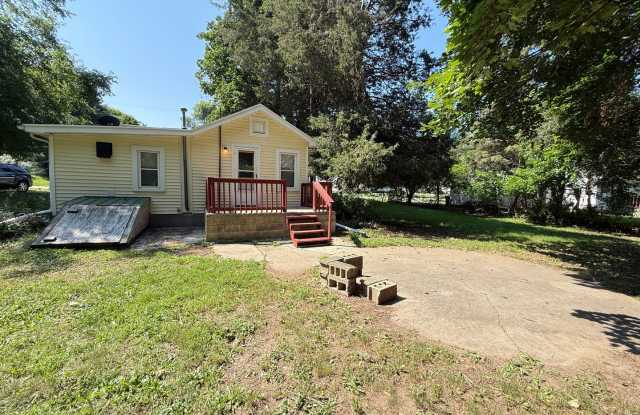 2-Bedroom Single-Family Home in Vandercook Lake Gallery 4