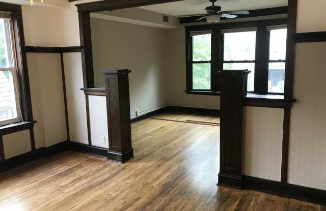 2825 W NELSON Gallery 3