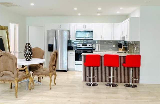 120 NE 9th Ave photos photos