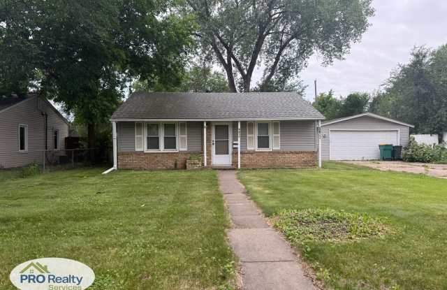 2 Bedroom Home with a Large Fenced in Yard photos photos