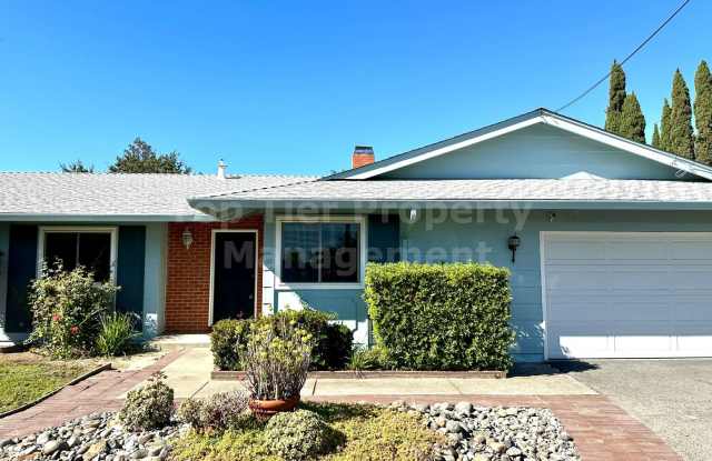 Beautiful 5 Bed, 2 Bath, 2,066 Sqft Pleasant Hill House Available 9/15! photos photos