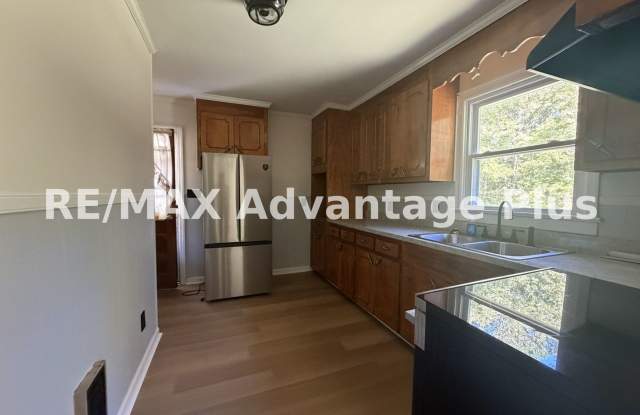 Charming 3-bedroom, 1.5-bath home in Buckingham Gallery 4