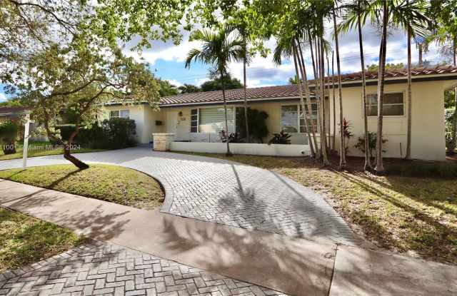 2120 NE 205th St - 2120 Northeast 205th Street, Ojus, FL 33179