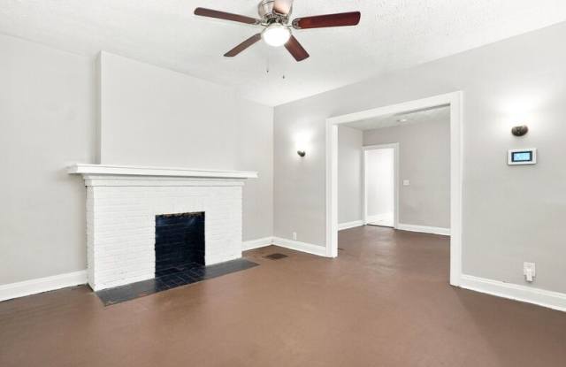 132 S. Highland Avenue Gallery 3