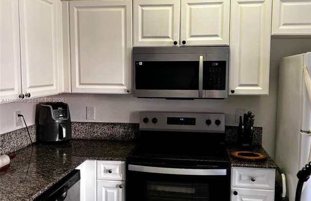 10775 NW 83rd Ter - 10775 Northwest 83rd Terrace, Doral, FL 33178
