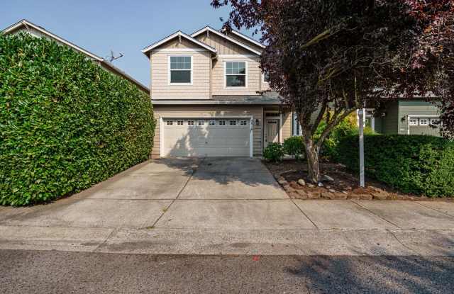 NO APPLICATION FEE 3 bedroom 2.5 Bath - On Dead End Street - Low Maintenance Fenced Yard - Community Center with Swimming Pool and Community Room - 4016 Northeast 91st Circle, Hazel Dell, WA 98665